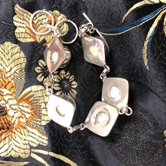 Biwa Pearl Bracelet - Picture 3 of 4